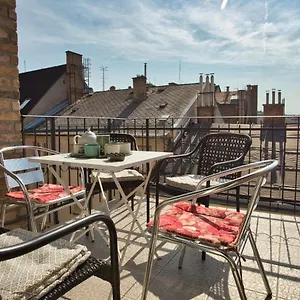 Terrace Sky Lounge , Budapest Hungría